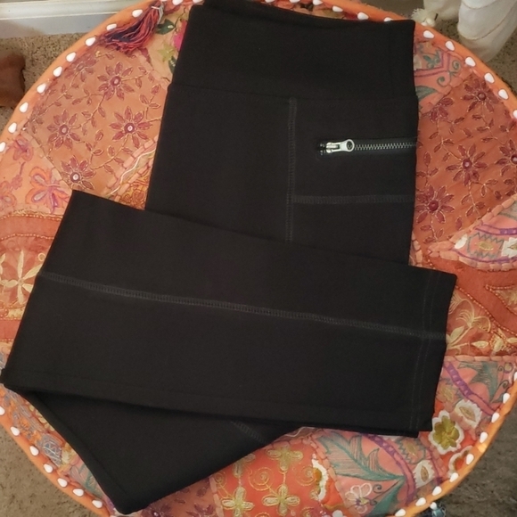 Romeo & Juliet Couture Black Leggings Pants - Picture 3 of 4